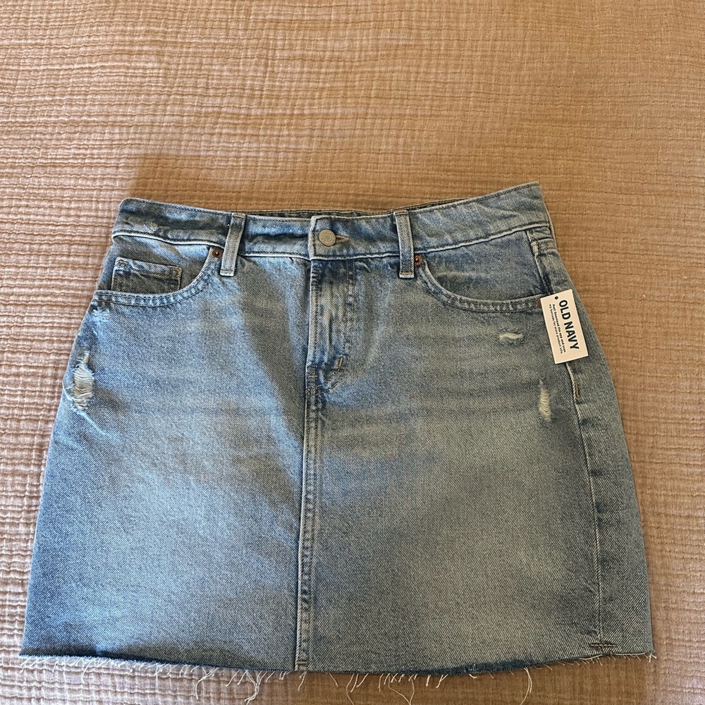 Mid-Rise OG Straight Cut-Off Jean Mini Skirt
